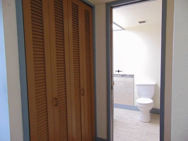 Building Photo - Waiakea Villas Condo - Studio w/ full kitchen plus lanai