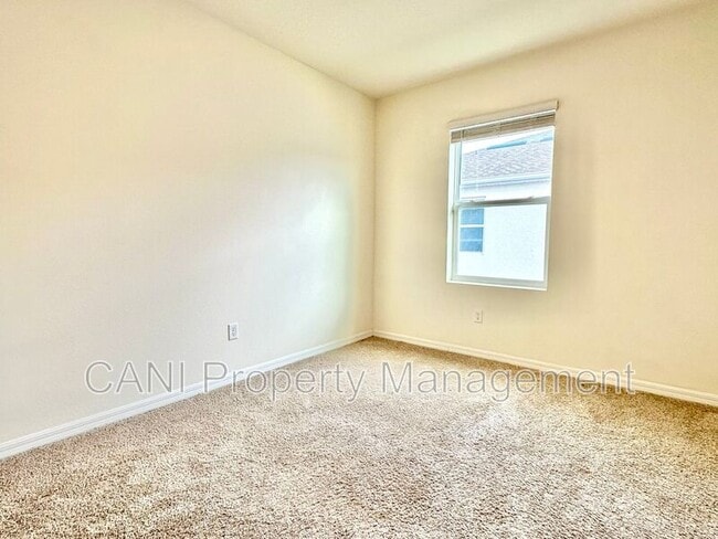 Building Photo - 230 Reena Dr