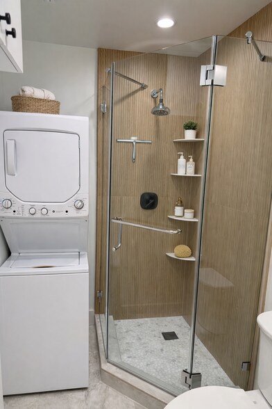 Building Photo - 6641 Glade Ave