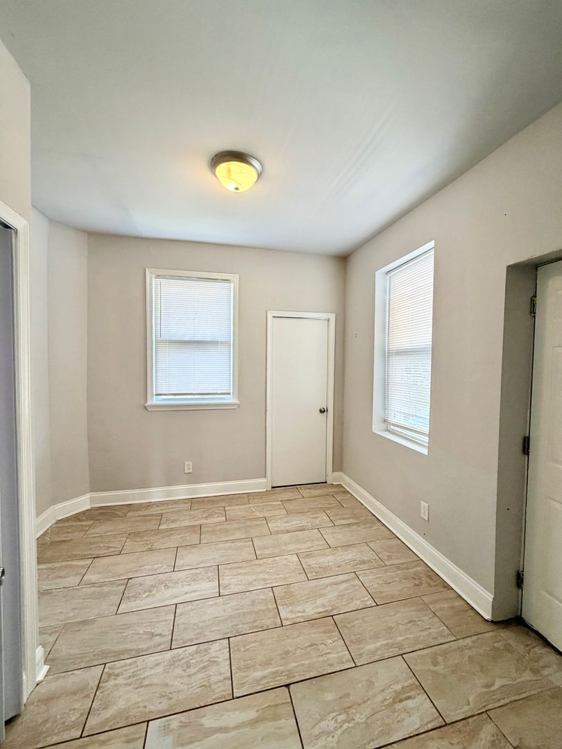Building Photo - 1824 N 54th St