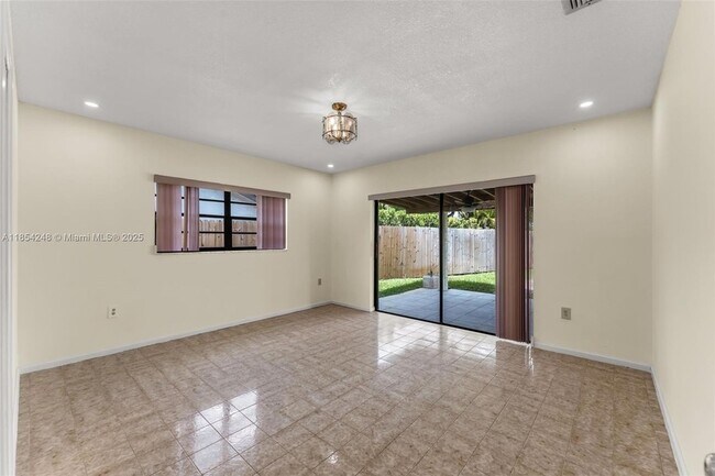 Building Photo - 9130 SW 101st Ave