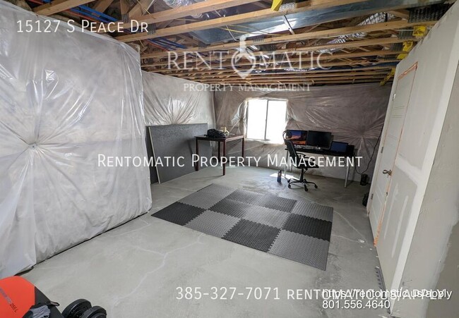 Building Photo - 15127 Peace Dr