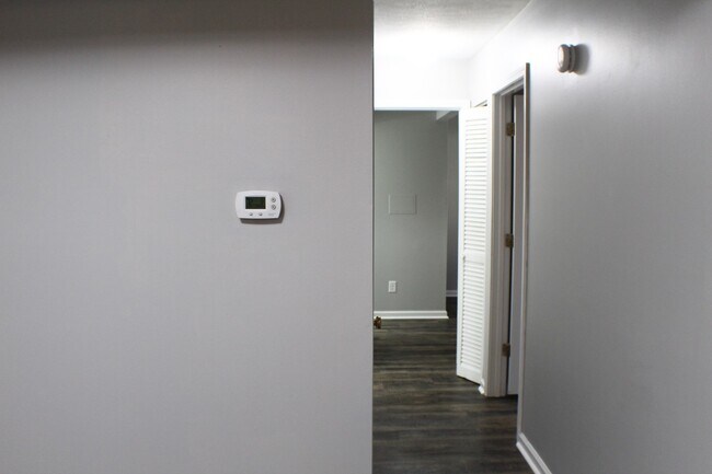 Building Photo - 2 bedroom Condo for rent! Available this A...