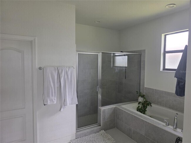 Building Photo - 531 Sanctuary Blvd