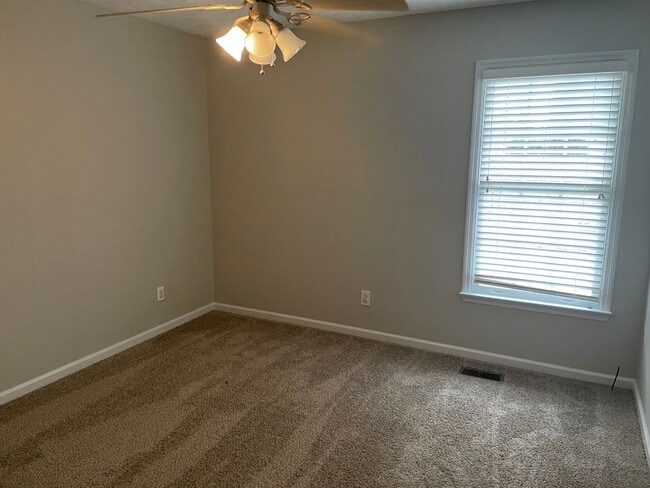 Building Photo - 4 Bedroom Ranch near Fort Bragg