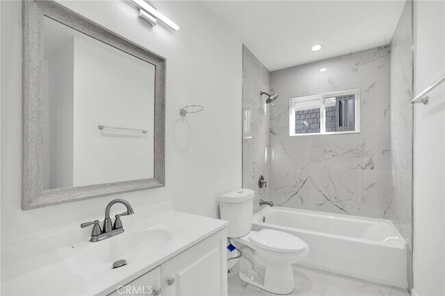 Building Photo - 13018 Valleyheart Dr