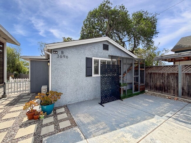 Building Photo - Charming Studio in Cherokee Point W/ A/C, ...