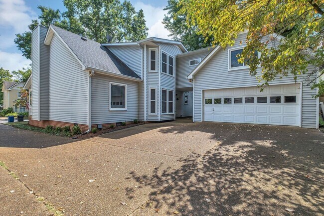 Building Photo - 221 Adams Ct