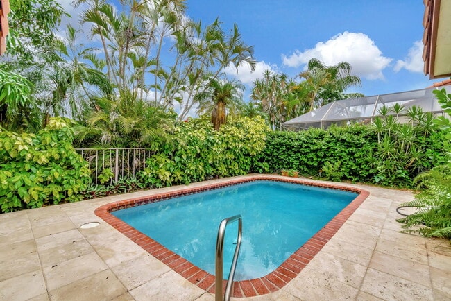 Building Photo - 7770 Villa Nova Dr