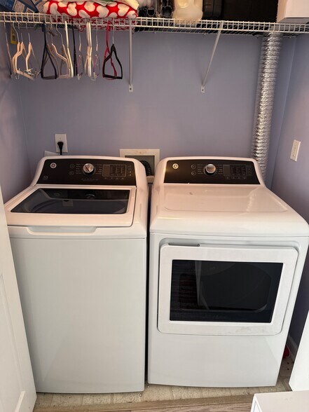 Building Photo - 444 Doane Way