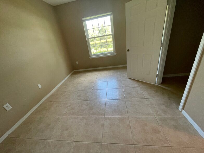 Building Photo - 23580 Walden Center Dr