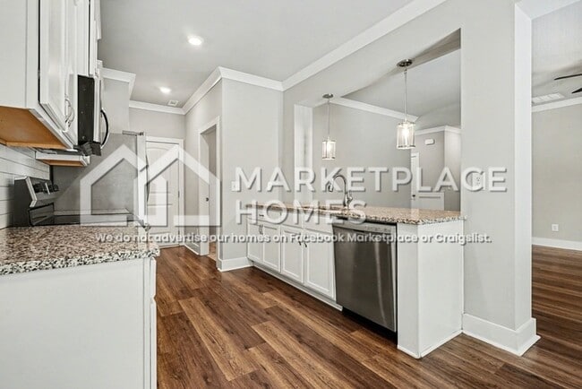 Building Photo - 225 Melba Ln