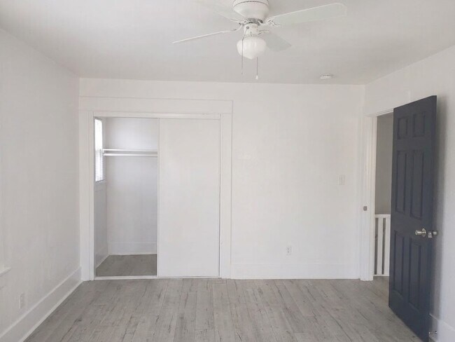 Building Photo - 421 N Virginia Ct