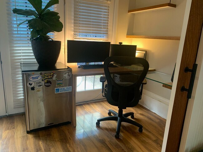 Building Photo - 209 Cannon Rd