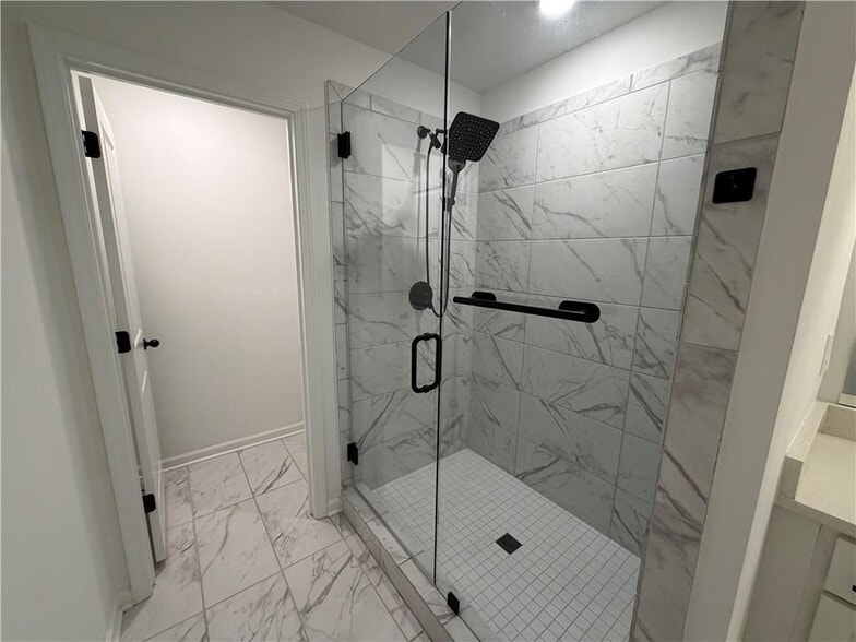 Building Photo - 716 Vallin St