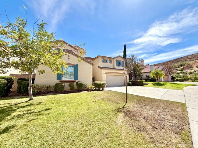 Building Photo - Spacious 3 Bedroom Home with Loft, Large Backyard & 2 Car Garage