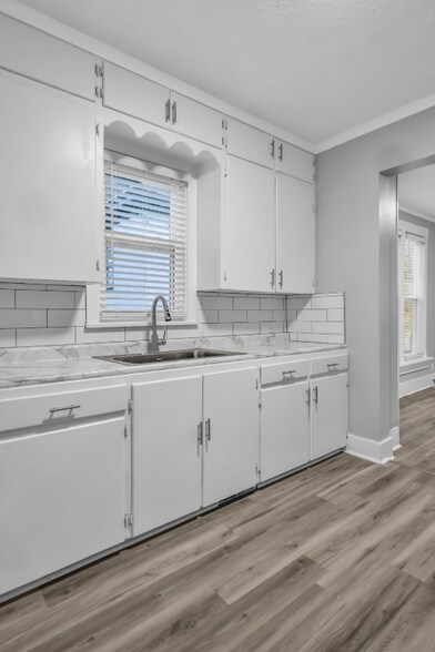 Building Photo - 3860 Dodge St