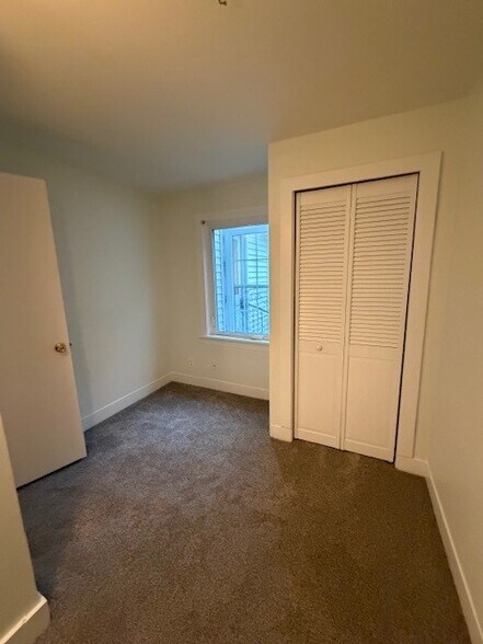 Building Photo - 1334 Belton Ave