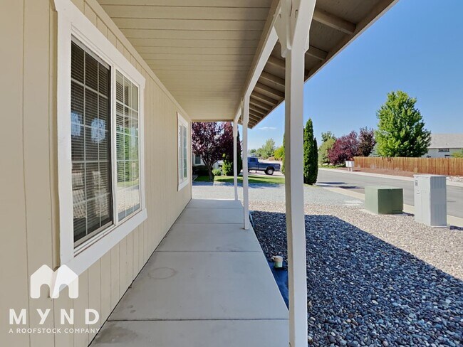 Building Photo - 2172 Rockin Robin Dr