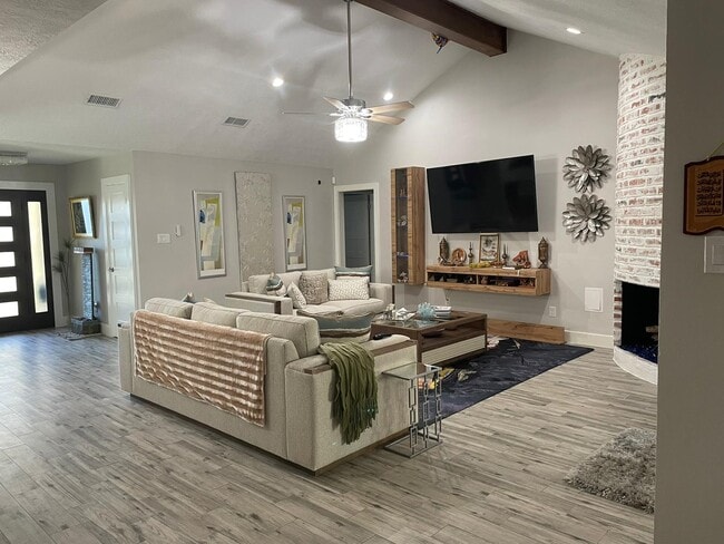 Building Photo - 14227 Sandfield Dr