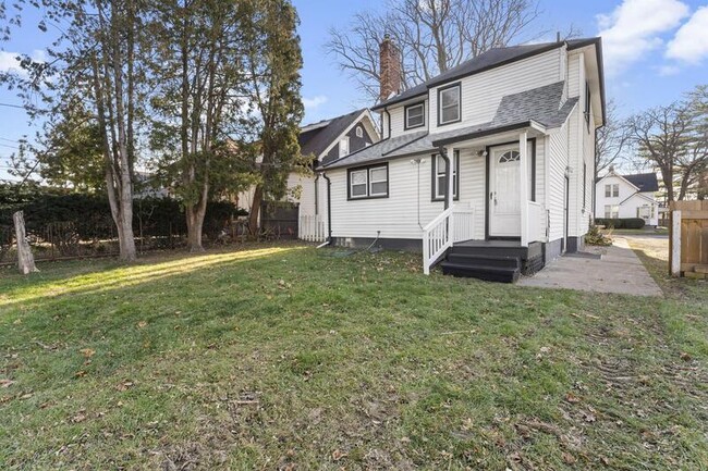 Building Photo - 216 Jones St