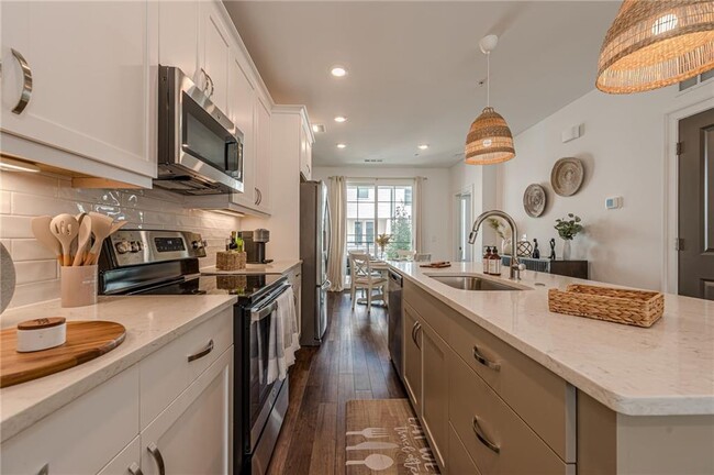 Building Photo - 515 Burton Dr