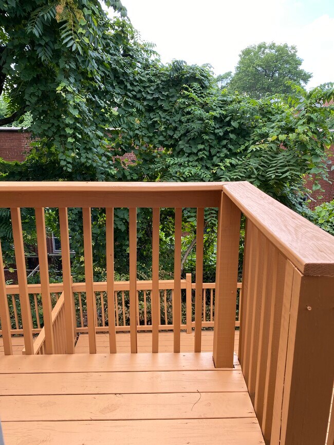 Building Photo - 2318 Eldridge St