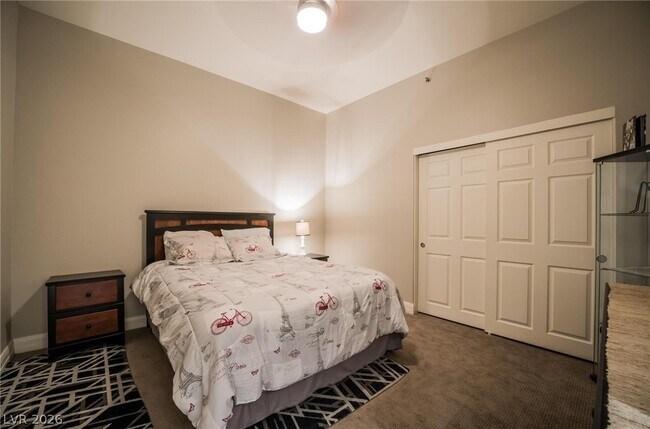 Building Photo - 150 S Las Vegas Blvd