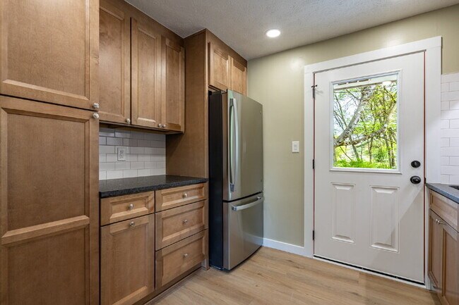 Building Photo - 60 W Main St