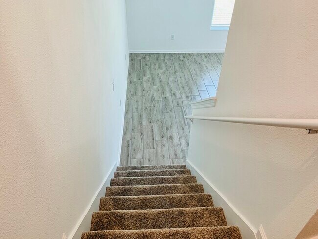 Building Photo - 843 Grant St