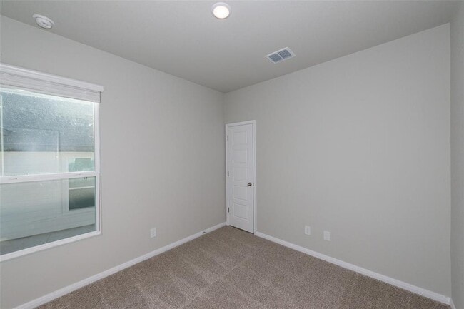 Building Photo - 403 Cross Barn Blvd