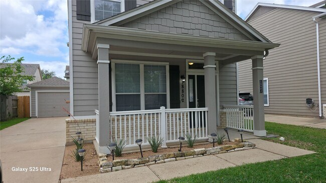 Building Photo - 18802 Sandelford Dr