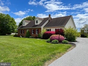Building Photo - 346 Highland Rd