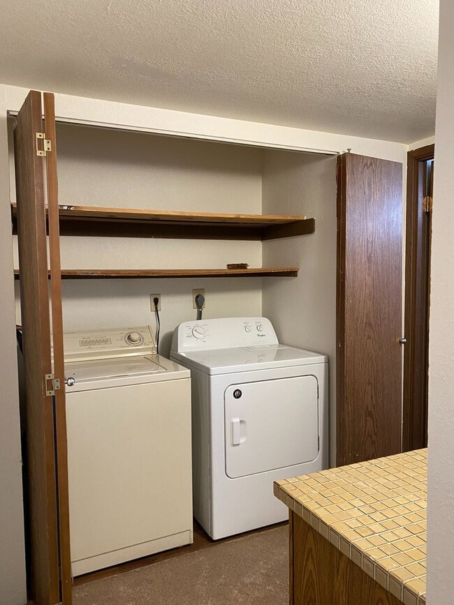 Building Photo - Park at Pearlridge