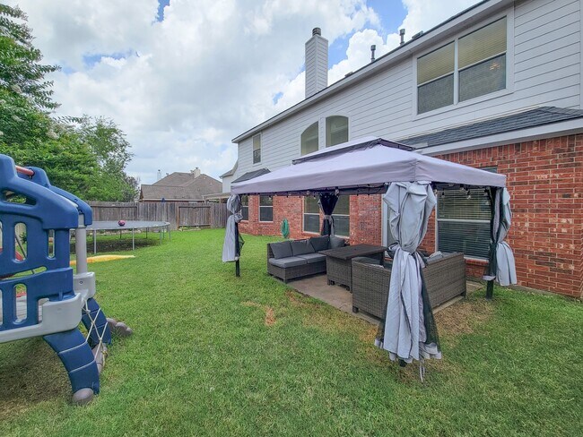 Building Photo - 17615 Forest Haven Trail