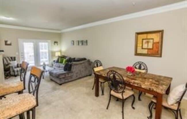 Building Photo - 2400 McCue Rd