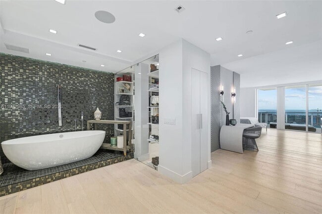 Building Photo - 400 Alton Rd