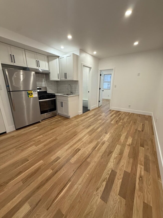 Building Photo - 9717 101st St