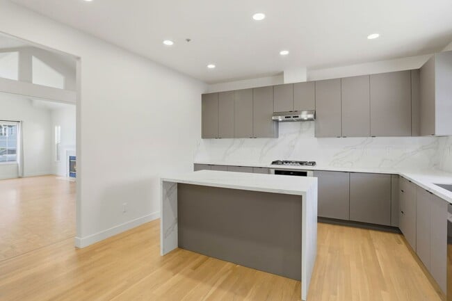 Building Photo - Beautiful 4-Bedroom 3-Bathroom Sunnyvale Home