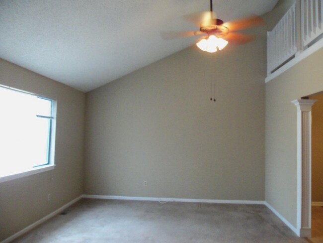 Building Photo - 1414 E Mart-Way Cir