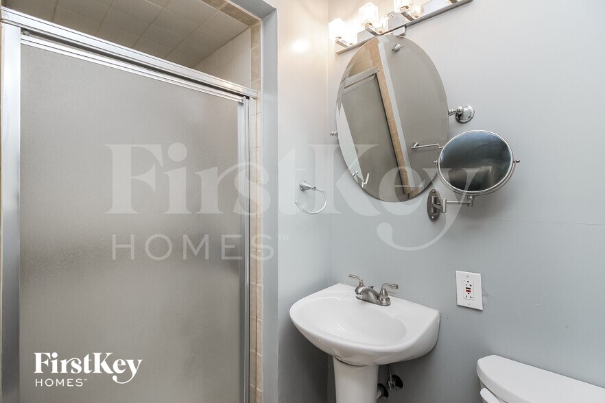 Building Photo - 9436 Craig Dr