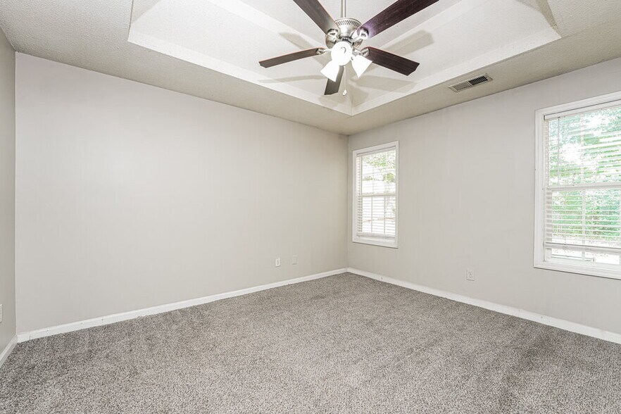 Building Photo - 2404 Rambling Way