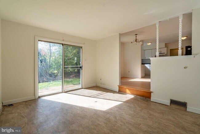 Building Photo - 1558 Specht Pl