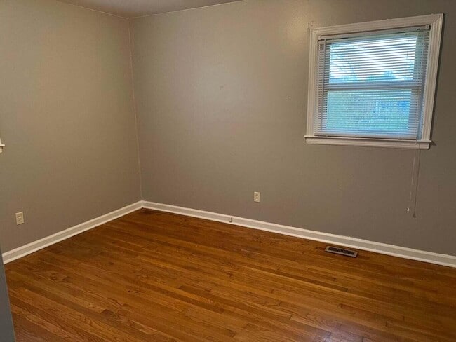 Building Photo - 2391 Allen Dr