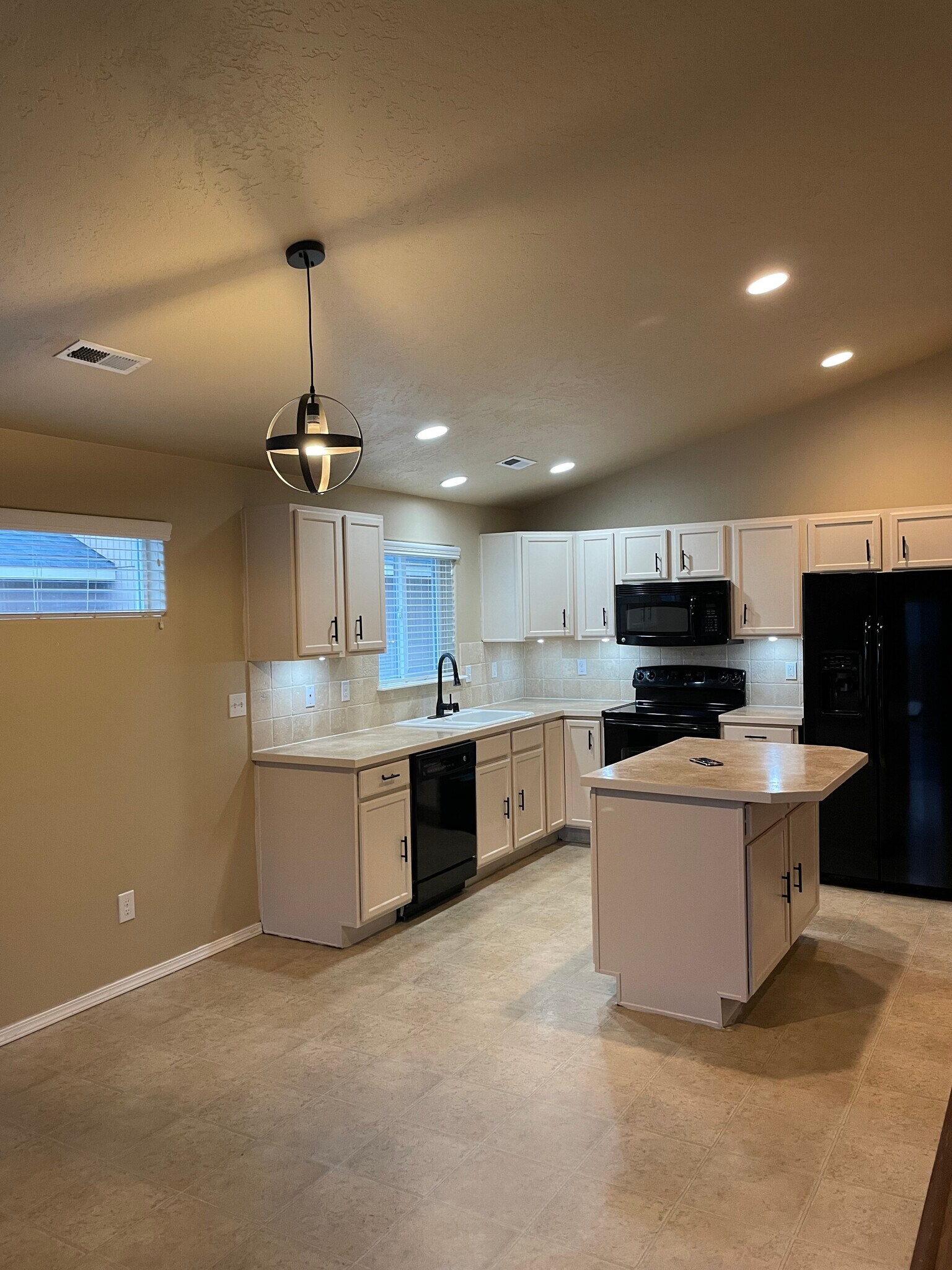 Dinning room area - 314 SW Homestead Ave
