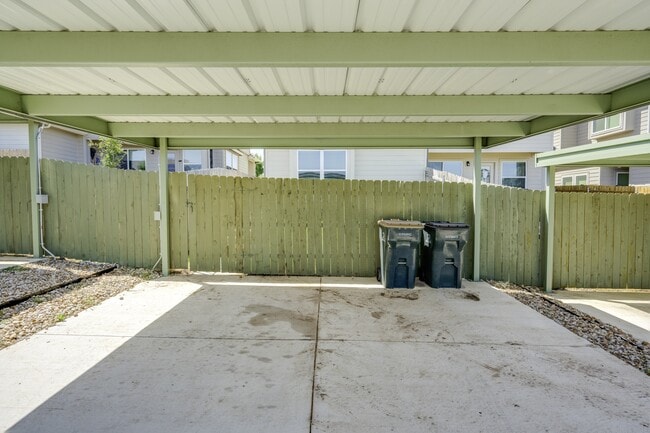 Building Photo - 9706 Whisper Willow Blvd