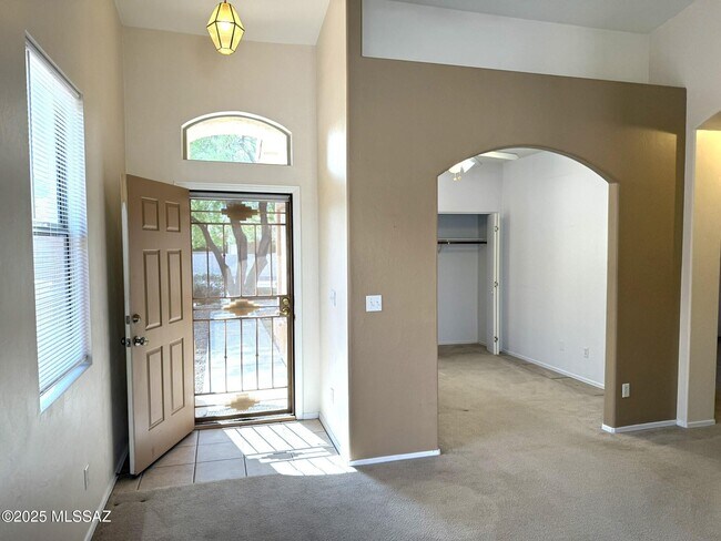 Building Photo - 12213 N Makayla Canyon Dr