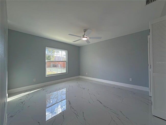 Building Photo - 1384 Valhalla St