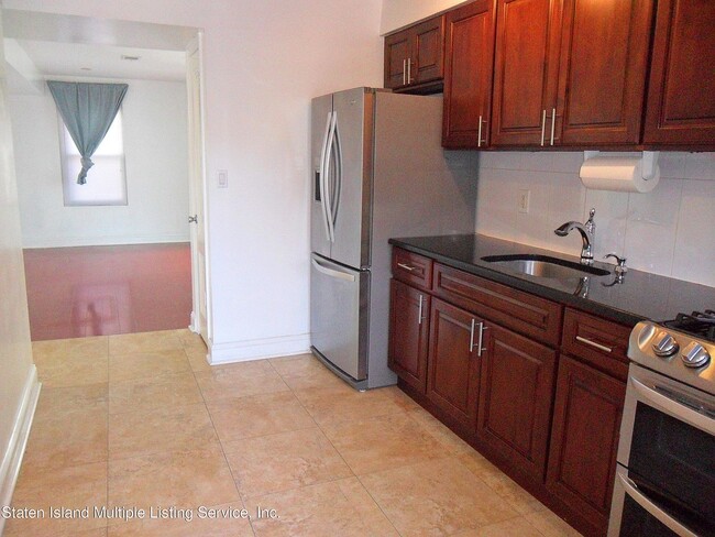 Primary Photo - 111 Pond Way