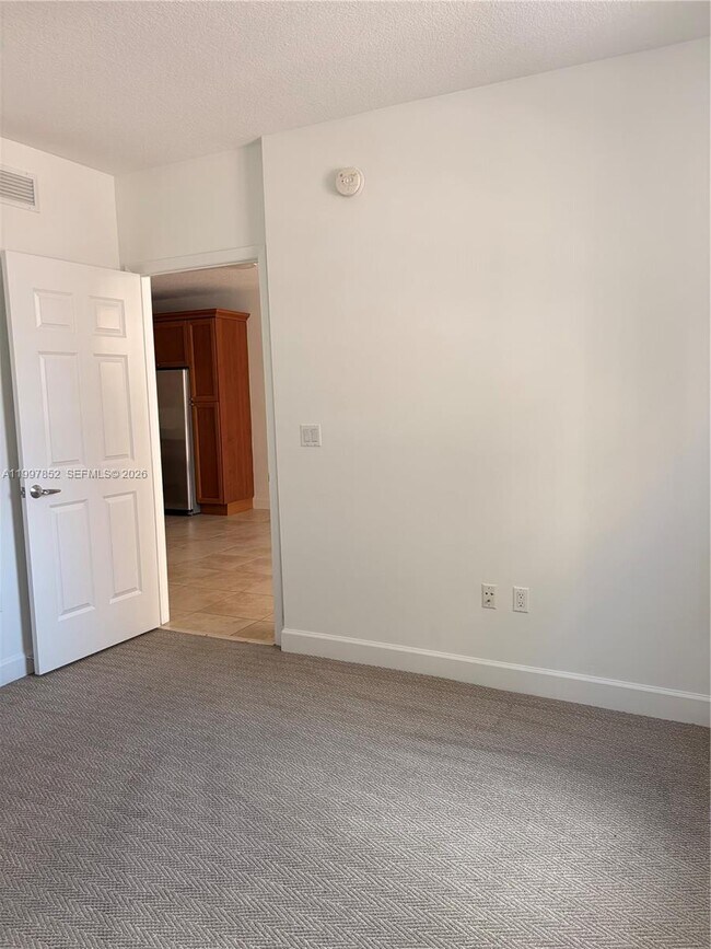 Building Photo - 55 Merrick Wy